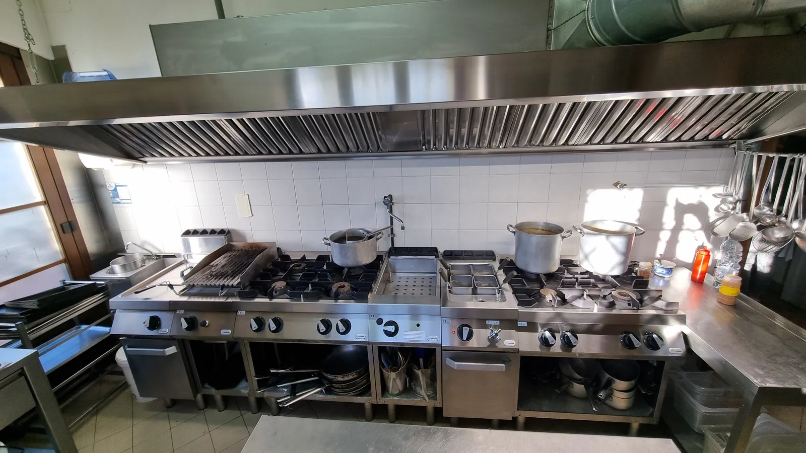 Ristorante Il Melograno - aspirazione-linea-cottura.webp