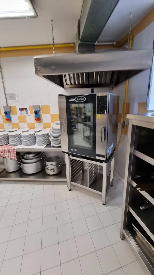 Istituto Alberghiero Martini - forno-con-sistema-aspirazione.webp