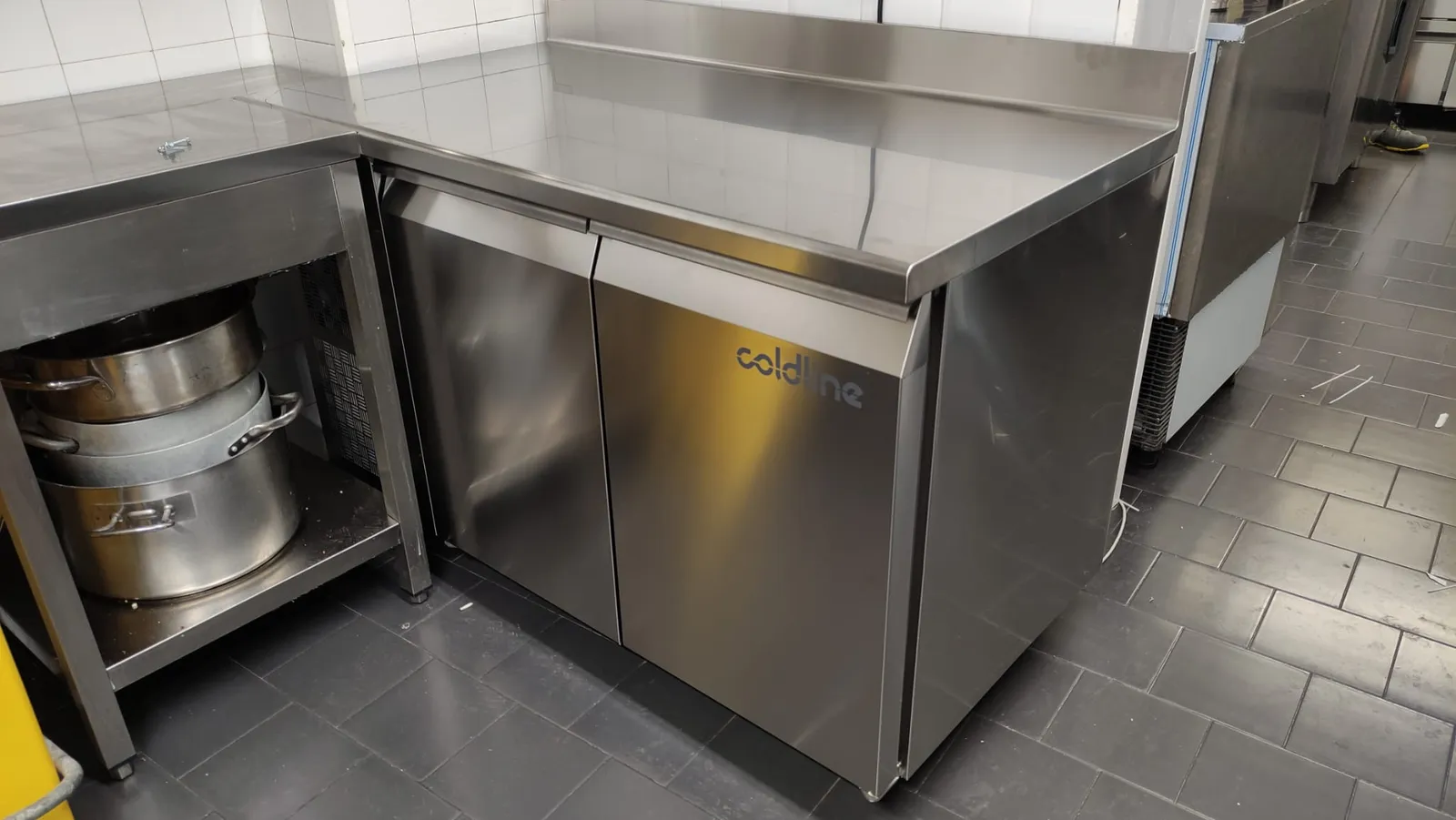 La Cantinetta - tavolo-frigo-2-ante-coldline.webp
