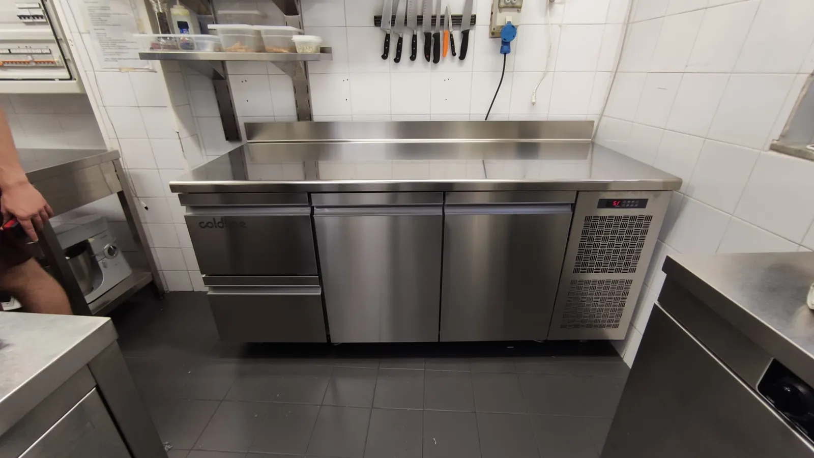 La Cantinetta - tavolo-frigo-3-ante-coldline.webp