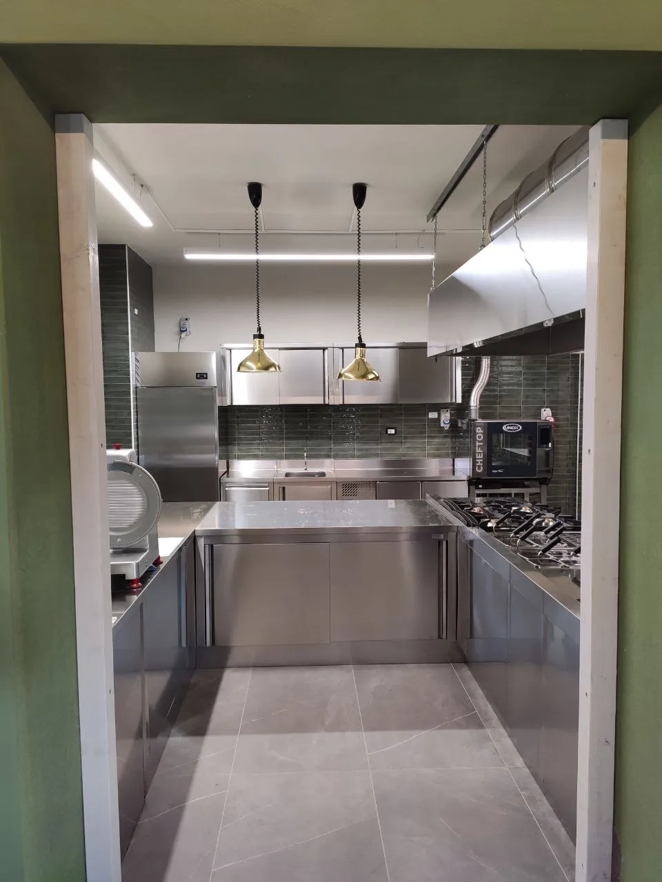 Locanda San Martino - cucina-vista-da-porta-pass.webp