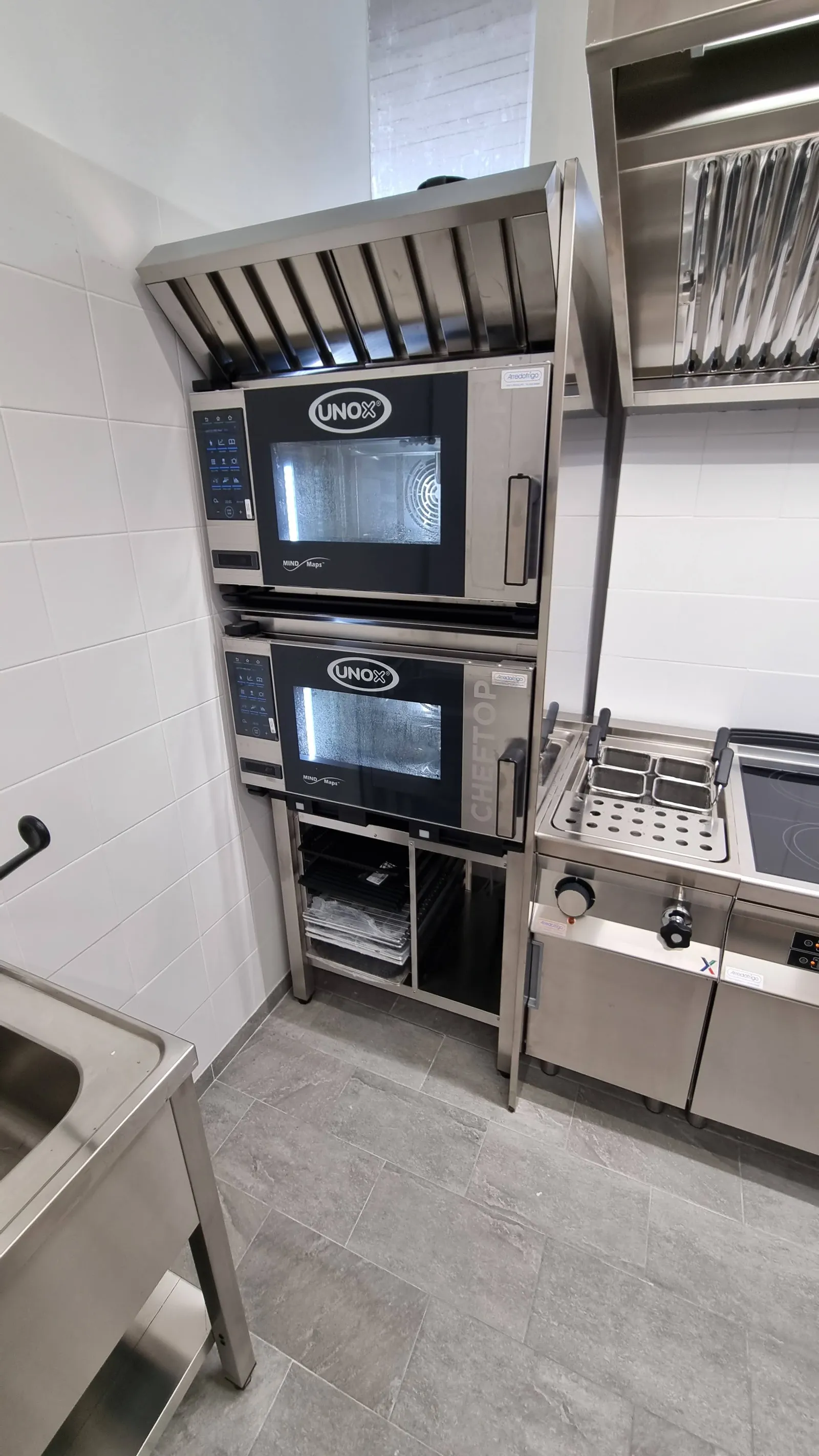 ngh bar - colonna-forni-cheftop-con-cappa.webp