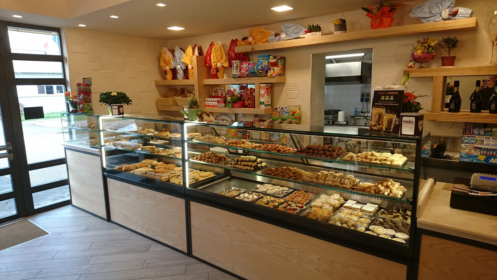 Pasticceria Fiorentina - banco-e-retrobanco.webp