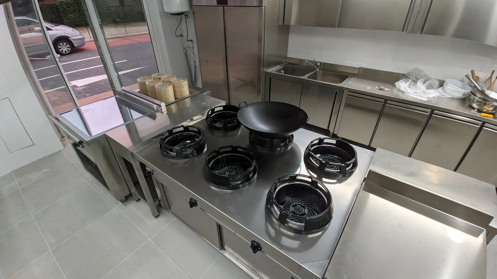 Yuki Sushi - cucina-wok-6-fuochi.webp